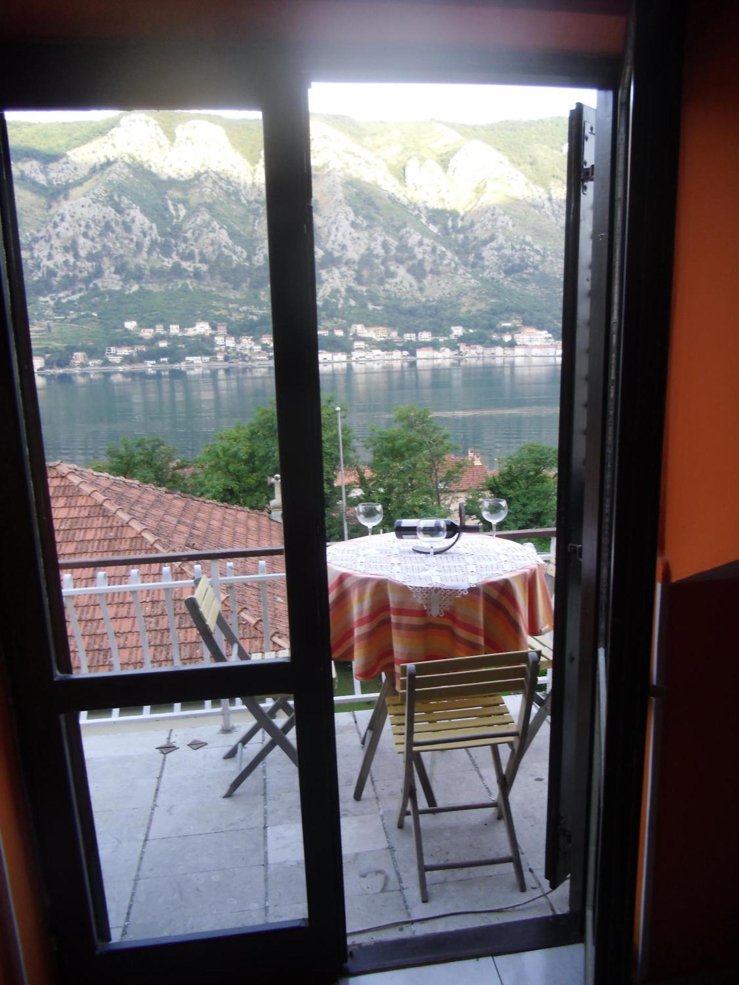 Apartments Coso Zlatne Njive Bb Kotor Extérieur photo
