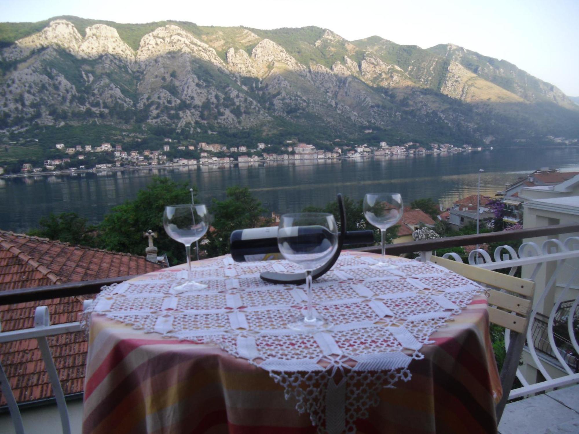 Apartments Coso Zlatne Njive Bb Kotor Extérieur photo